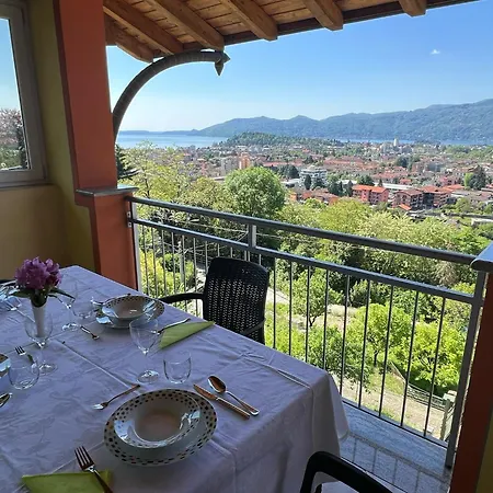 Penthouse Valentino 아파트 *