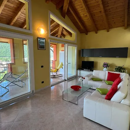 Penthouse Valentino Apartment Intra